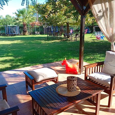Noufara Apartments Nea Mesagkala Luaran gambar