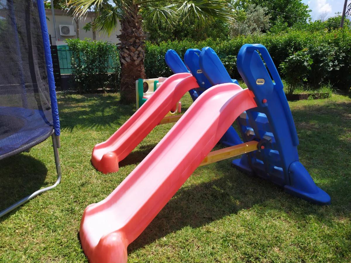 Noufara Apartments Nea Mesagkala Luaran gambar