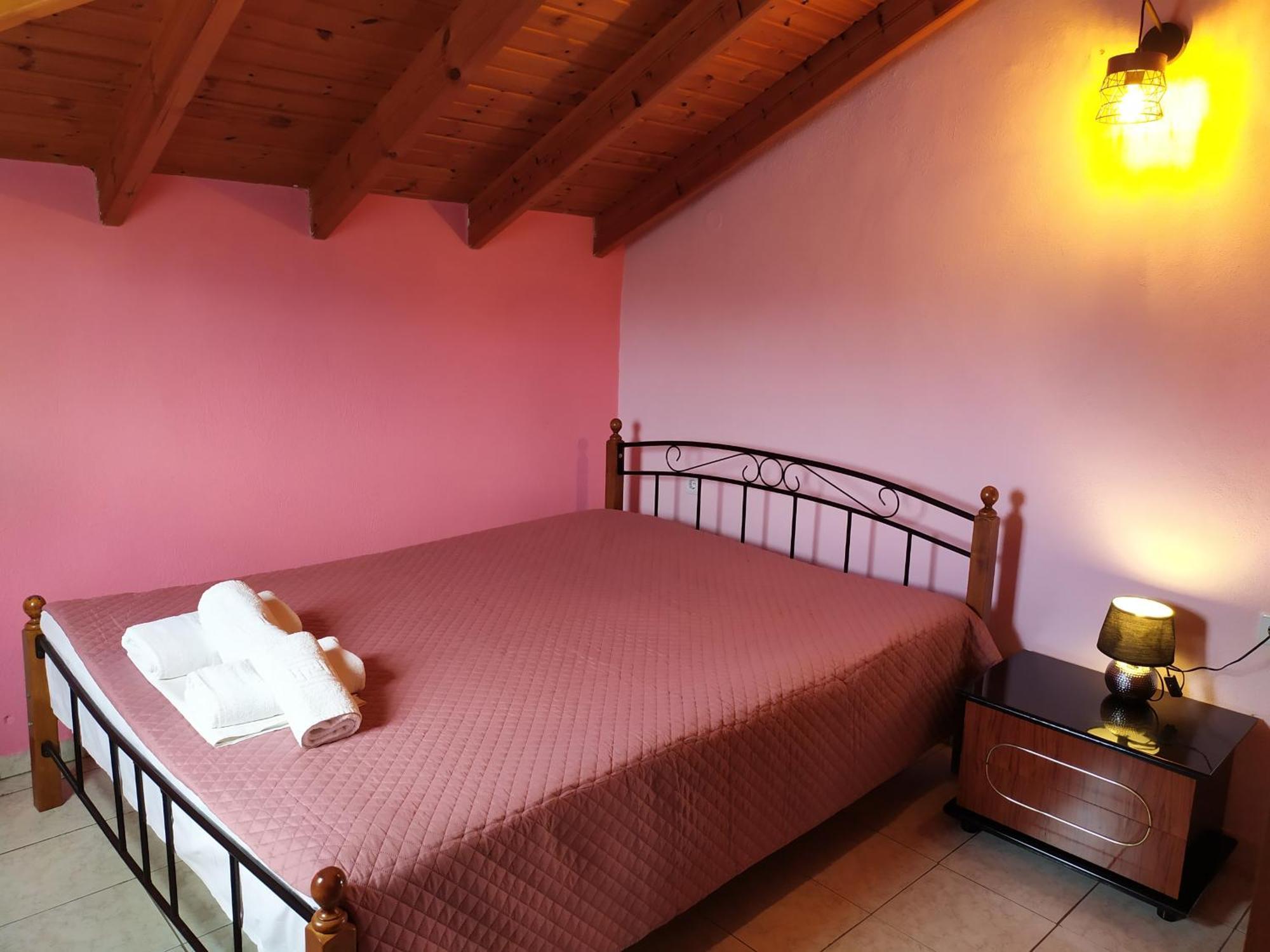 Noufara Apartments Nea Mesagkala Bilik gambar