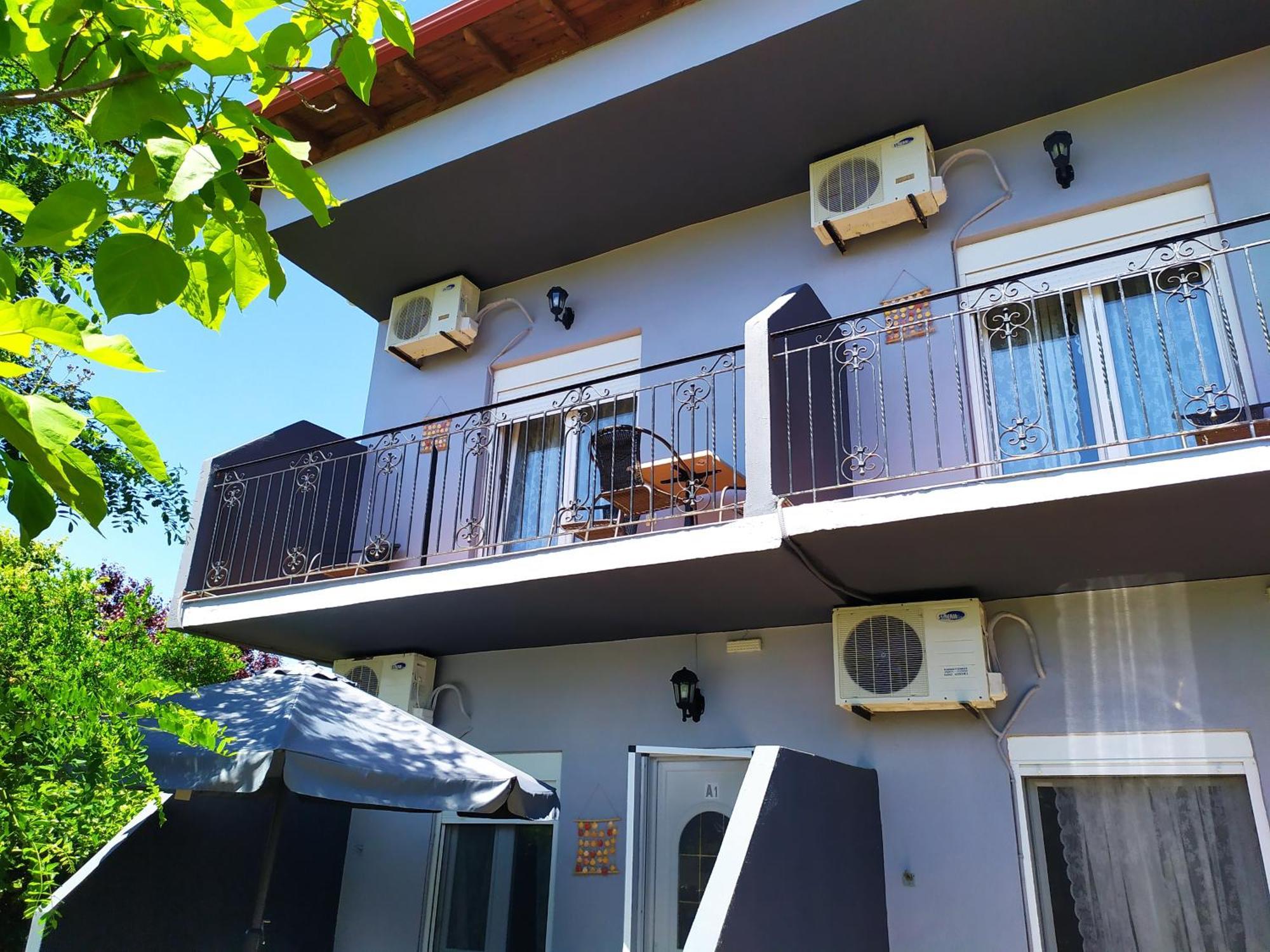 Noufara Apartments Nea Mesagkala Bilik gambar