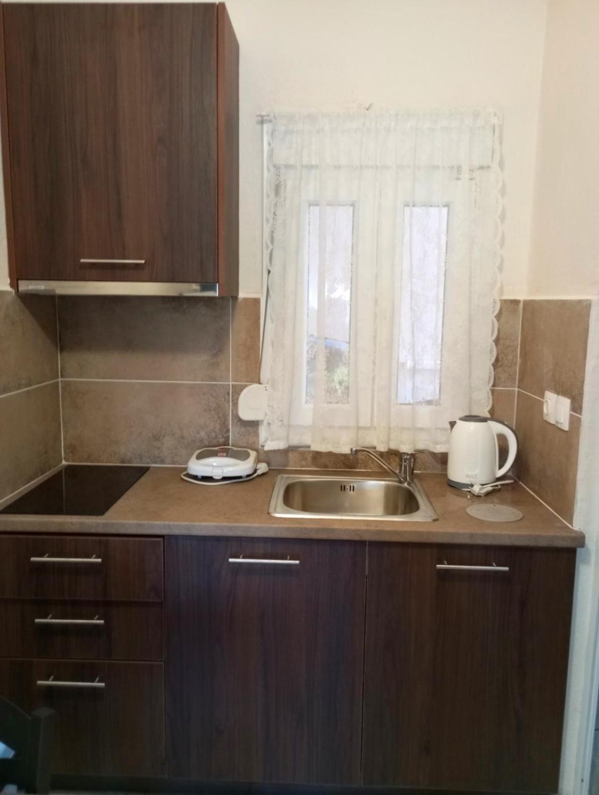 Noufara Apartments Nea Mesagkala Bilik gambar