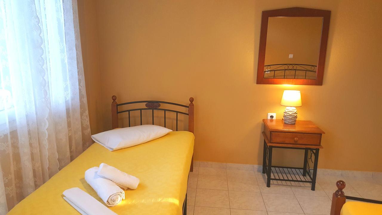 Noufara Apartments Nea Mesagkala Luaran gambar