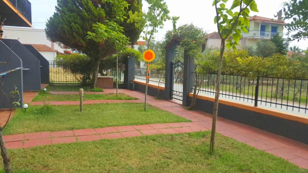 Noufara Apartments Nea Mesagkala Luaran gambar